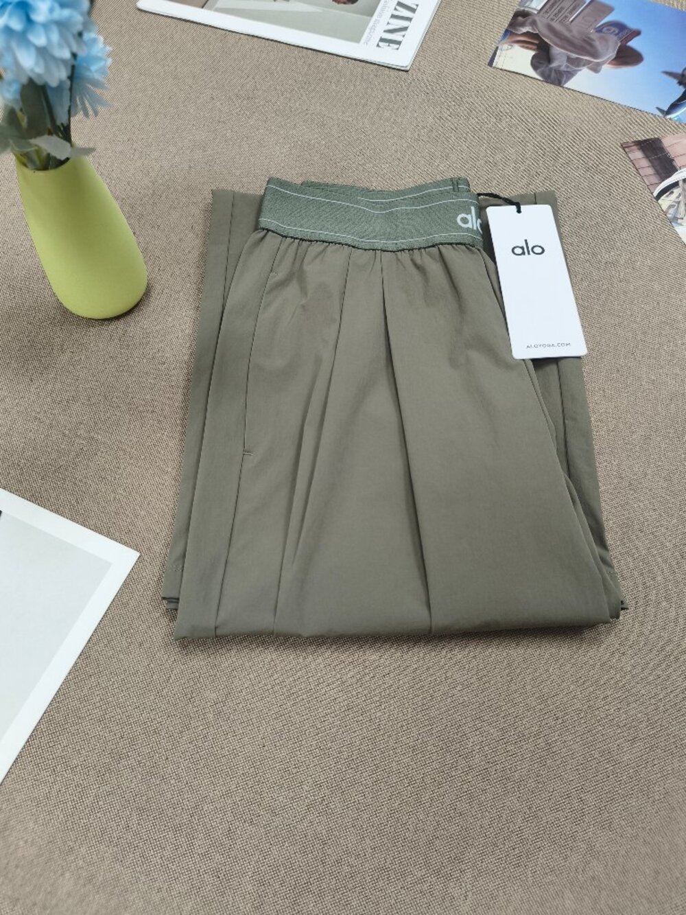 ALO Yoga Suit Up Olive Trouser🛒Wide Leg Relaxed Fit Pants💵Regular 30" Inseam - Picture 6 of 6